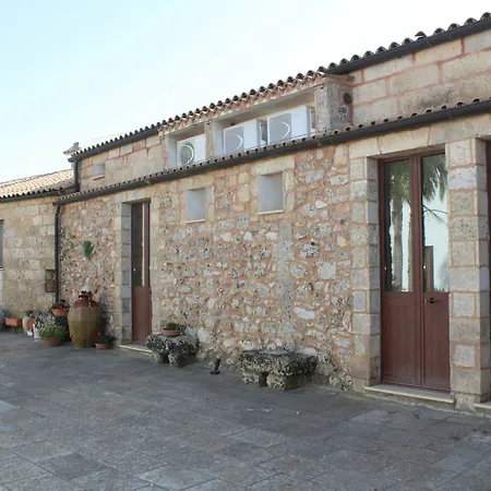 Azienda Agrituristica Masseria La Verna ファームステイ Patù