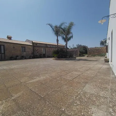 Azienda Agrituristica Masseria La Verna * 파투