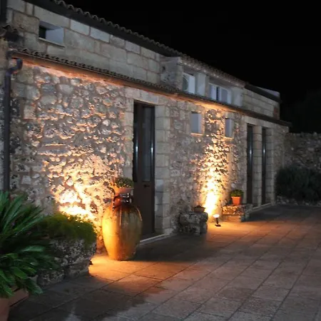 Azienda Agrituristica Masseria La Verna 파투